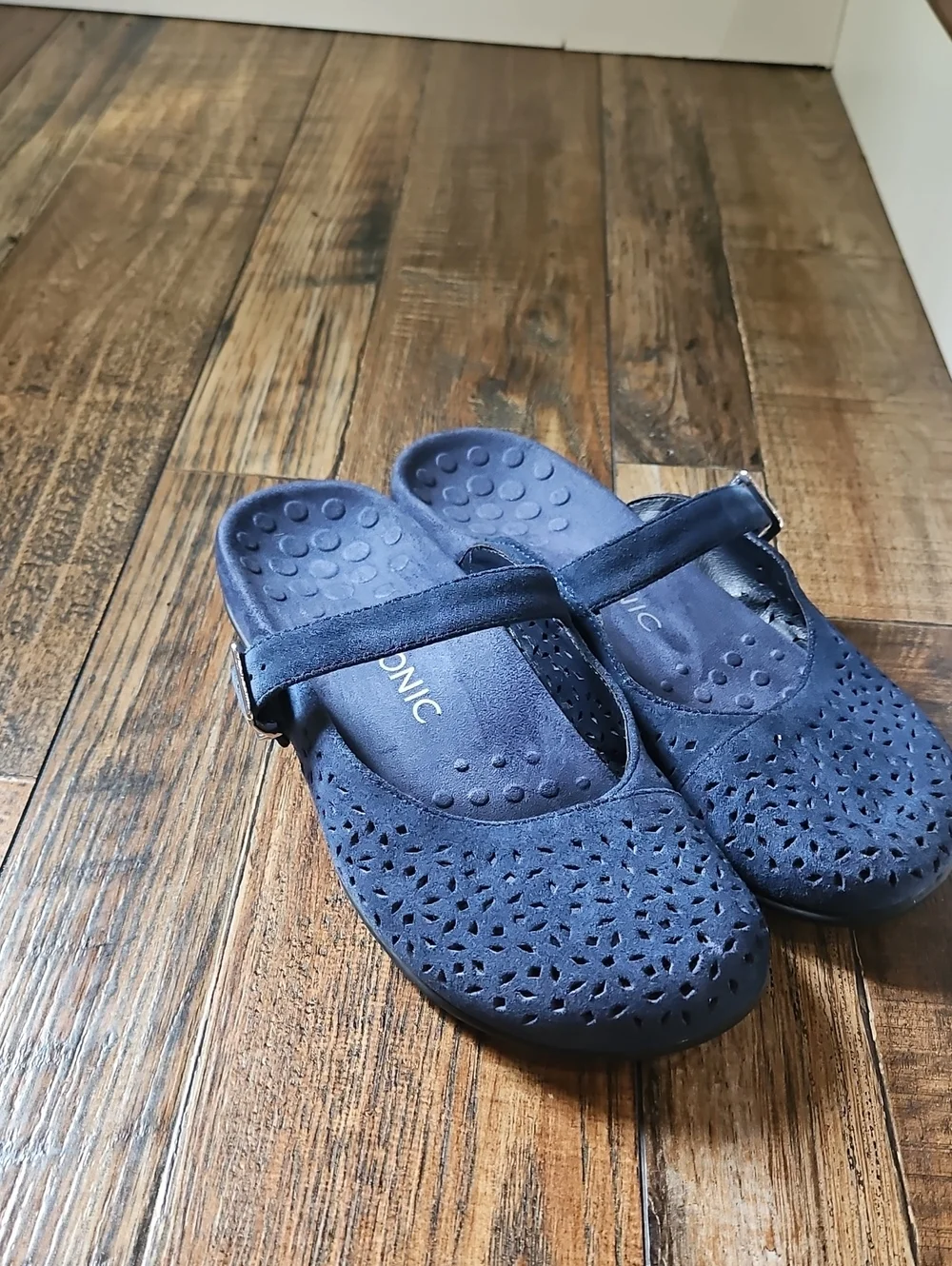 Vionic Womens Comforrable Navy Soft Suede Perforated Mary Jane Flats